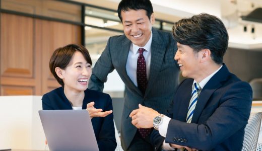 リーダーシップのある5つの褒め方 | 部下のモチベーションを上げるために心掛けるポイントとは？